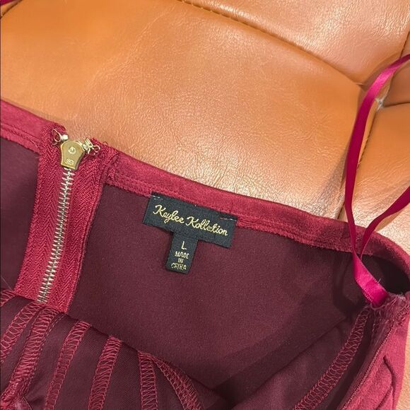 Elegant Strapless Burgundy Dress - Picture 2 of 6